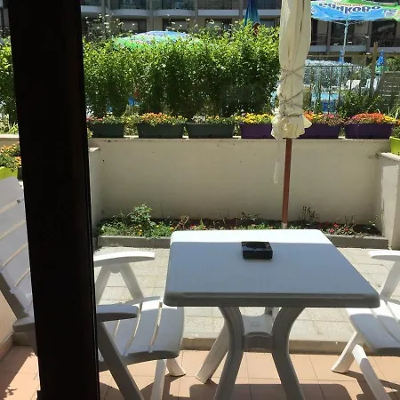 Apartment студио партер *